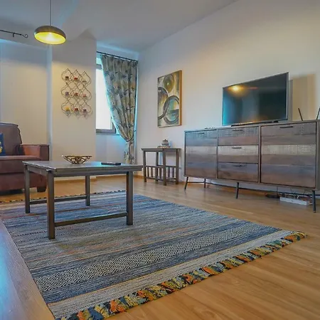 Апартаменти Luxury Accommodation/seasons *