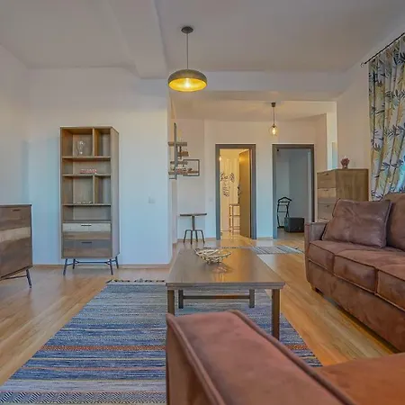 Luxury Accommodation/seasons Апартаменти