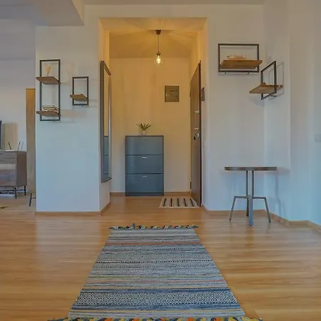 Апартаменти Luxury Accommodation/seasons *